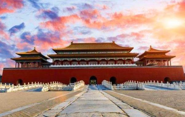 才子解缙被皇帝下令处死，临刑前作诗一首为何立马被免罪？