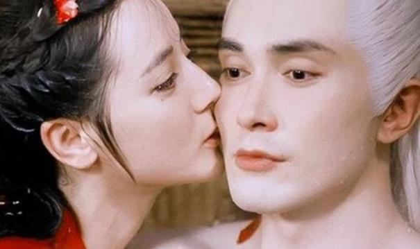 《枕上书》东华和凤九什么时候圆房？凤九为何隐瞒自己怀孕？
