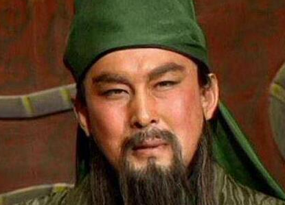 诸葛亮敢杀马谡，为什么不敢杀关羽？原因是什么