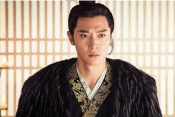 杨坚到底有多丑？头上生角、遍体龙鳞，差点被扔