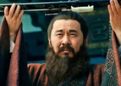 关羽与夏侯惇大战被阻止，他们俩谁更厉害？