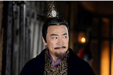 揭秘历史上那些忠心耿耿的名臣，有造反的资本却效忠主子