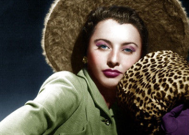 芭芭拉&middot;斯坦威克的演艺经历是什么样的 有关于她的获奖纪录及评价有哪些