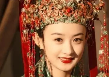 皇帝故意刁难这一家族，御赐2个梨让900人分着吃，结果让皇帝佩服 