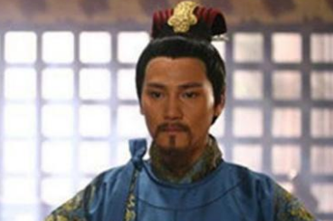 杨存中升官之后为什么会故意疏远好友卫校尉？