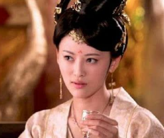 李裹儿有多狠毒？一心想做武则天，欺负太子毒死皇帝