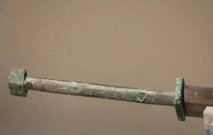 秦朝利剑工艺到底有多厉害 被压两年前之久依旧完好无损