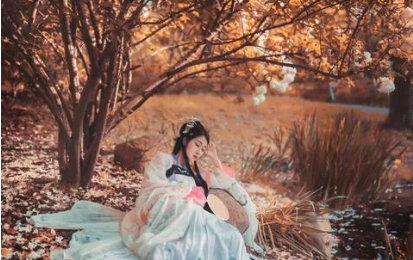 宋代吴文英诗词之一，解连环·秋情这首词该怎么鉴赏？