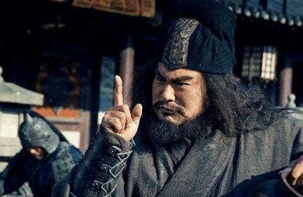 已经让刘备吃过一次亏的张飞，为何还敢在酒后鞭打将士？