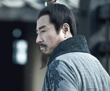 西汉三杰之一的萧何，为何能超越韩信、张良？