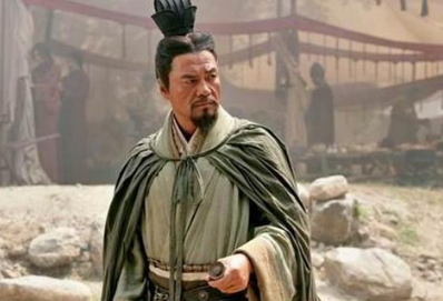 懂得示弱是生存下去的高级谋略！刘备的隐忍成长奋斗史！