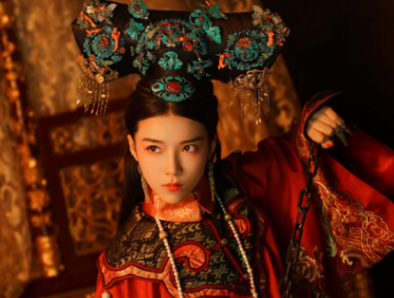 《热血同行》花九卿是谁演的？扮演者资料介绍