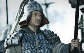 迅速崛起又迅速败落！韩信是战场上的王却是朝堂上的寇！