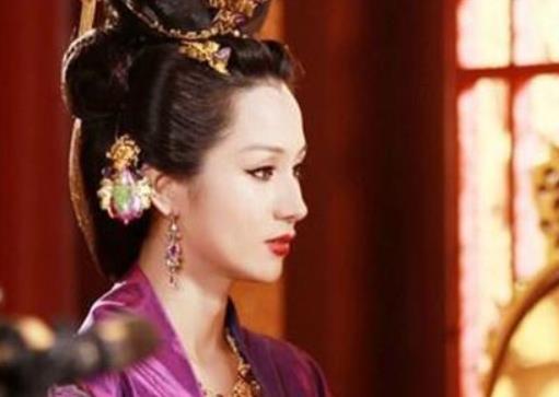 妃子深得宠爱竟然把皇帝当奴才使唤，最后下场如何？