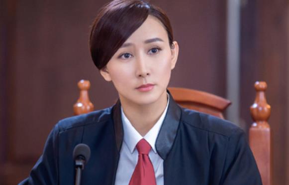 《决胜法庭》叶紫琪喜欢谁？她最后结局如何？