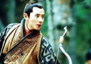 刘备是什么时候称帝的？诸葛亮是怎么劝刘备登基的？