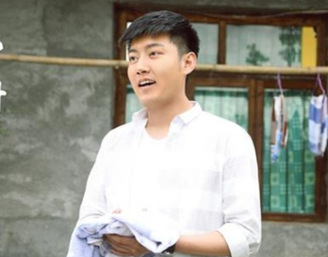 《花繁叶茂》是什么剧情？丁冠中实力演绎“乘风破浪”的当代青年