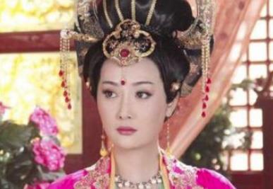 安乐公主故意诬陷太子，背后目的是什么？