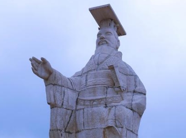 秦始皇是怎么一统六国的？他靠的是什么