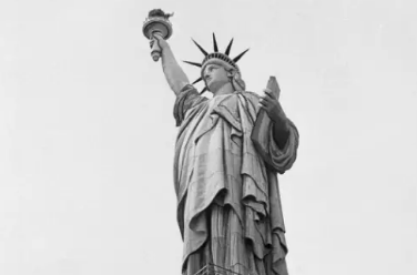 自由女神像的建造过程是什么样的 为什么法国会将它送给美国呢