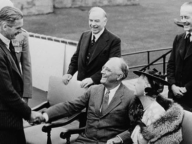 罗伯特&middot;安东尼&middot;艾登都担任过什么职业 他退休之后都做了什么