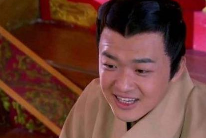 他是第一个被大臣废掉的皇帝 被放出来之后生活过的衣食无忧