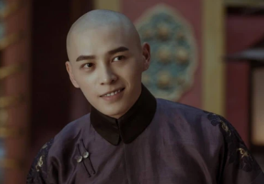 弘昼为什么会做那么多荒诞的行为？其实都是为了明哲保身