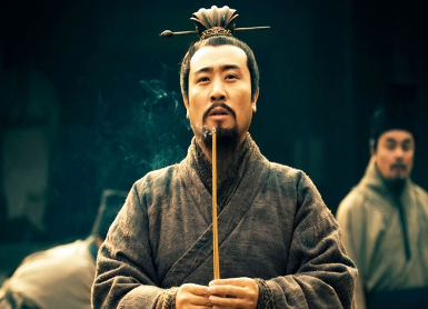 伐吴之前，刘备给曹丕秘密送去一封信，信中内容是什么？