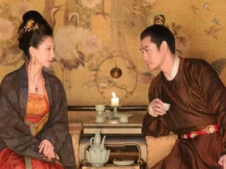 宋仁宗驾崩后，曹皇后和他的女儿们过着怎样的生活？