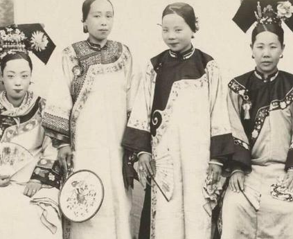 清朝皇帝的审美是不是都有问题 他们的妃子为什么都那么丑