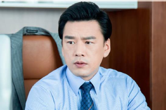 《决胜法庭》邓凯文喜欢谁？他最后结局如何？
