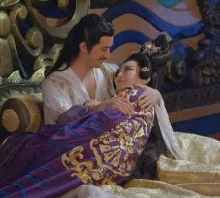 李世民说以铜为镜可以正衣冠 结果儿子和儿媳在卧室中放了好多的镜子