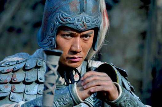 许褚大战关张马赵胜率怎么样？许褚的武力水平如何？