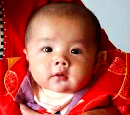 古代满月的孩子为什么非要姥姥穿衣服 这里面有什么讲究吗