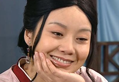 《武林外传》中郭芙蓉每月工钱二钱银子，放现在是多少？