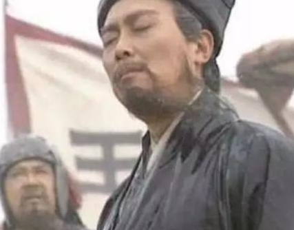 诸葛亮火烧曹军三十万兵马都不为所动 为何火烧三万藤甲兵会如此惊叹