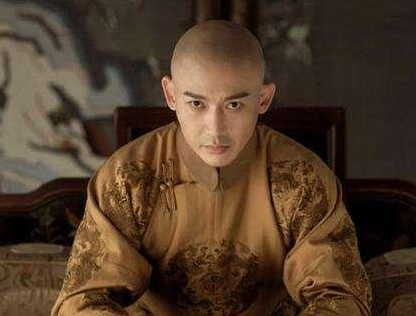 乾隆为什么要清除雍正给他留下的大臣？原因是什么