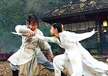 郭靖的武力值有多高？把他放在倚天屠龙记中的话，是什么水平？