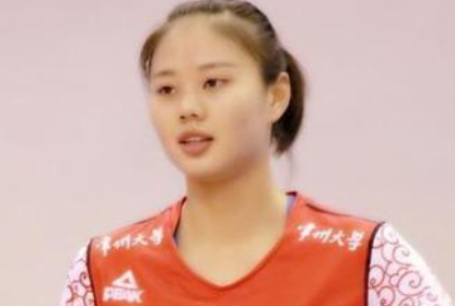 龚翔宇默默资助贫困学生3年 网友点赞：人美心善