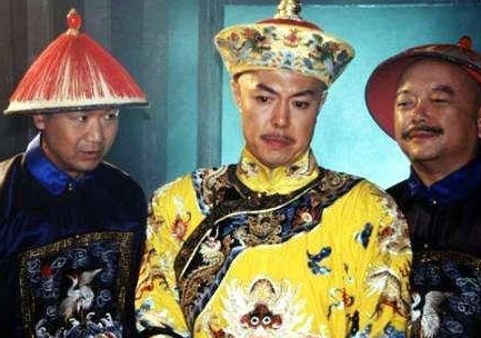 说说纪晓岚与和珅的生平与官职 两人真的可以平起平坐吗
