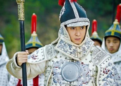 多尔衮的一生为何会与皇位无缘？他参与过皇位的争夺吗？