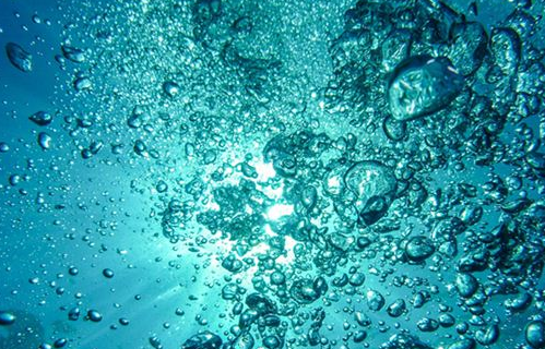 梦见“深水”有哪些象征意义？与现实的哪些反应有关？