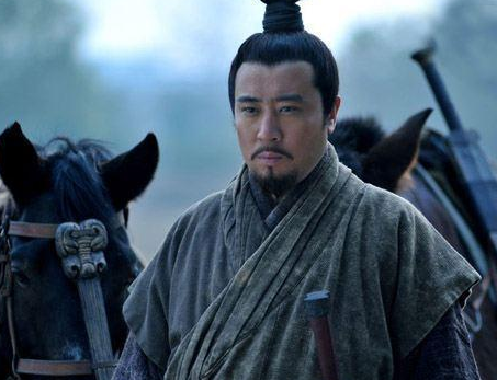 刘备投靠主公比吕布还多 刘备名声为什么比吕布还好