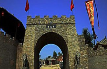 《马嵬坡》是哪位诗人的作品？这首诗词的原意是什么？