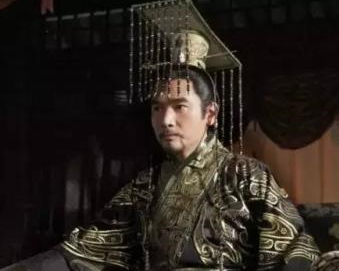 战国时期首先开始变法的国君是谁?是秦孝公吗？