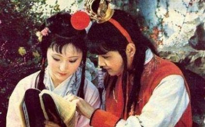 贾宝玉被王夫人称为“混世魔王”，他的性格为何如此奇怪呢？