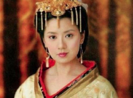 此女6岁成为皇后，十几岁就成了太后