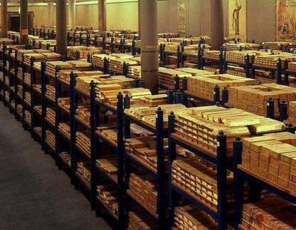 小偷进到和珅家里为什么一分钱不拿就走了 难道说小偷发善心了吗