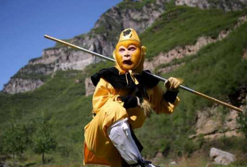 孙悟空为什么将金箍棒放进耳朵里？金箍棒最大的特点是什么？