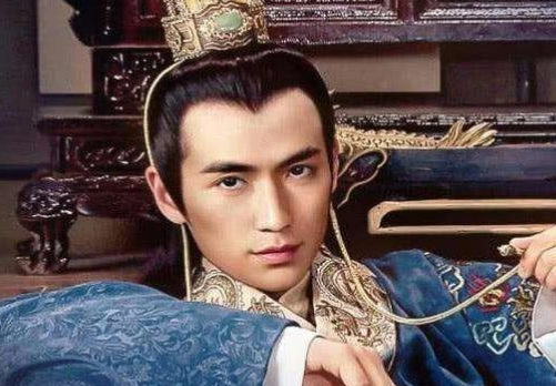 明朝的文官集团是如何壮大的？明朝皇帝只有3人不受文官制约！